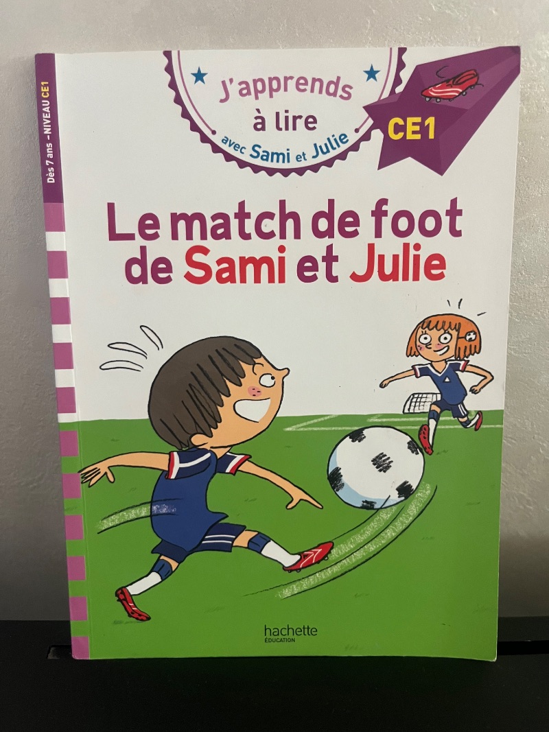Sami et Julie CE1 : Le match de foot de Sami et Julie